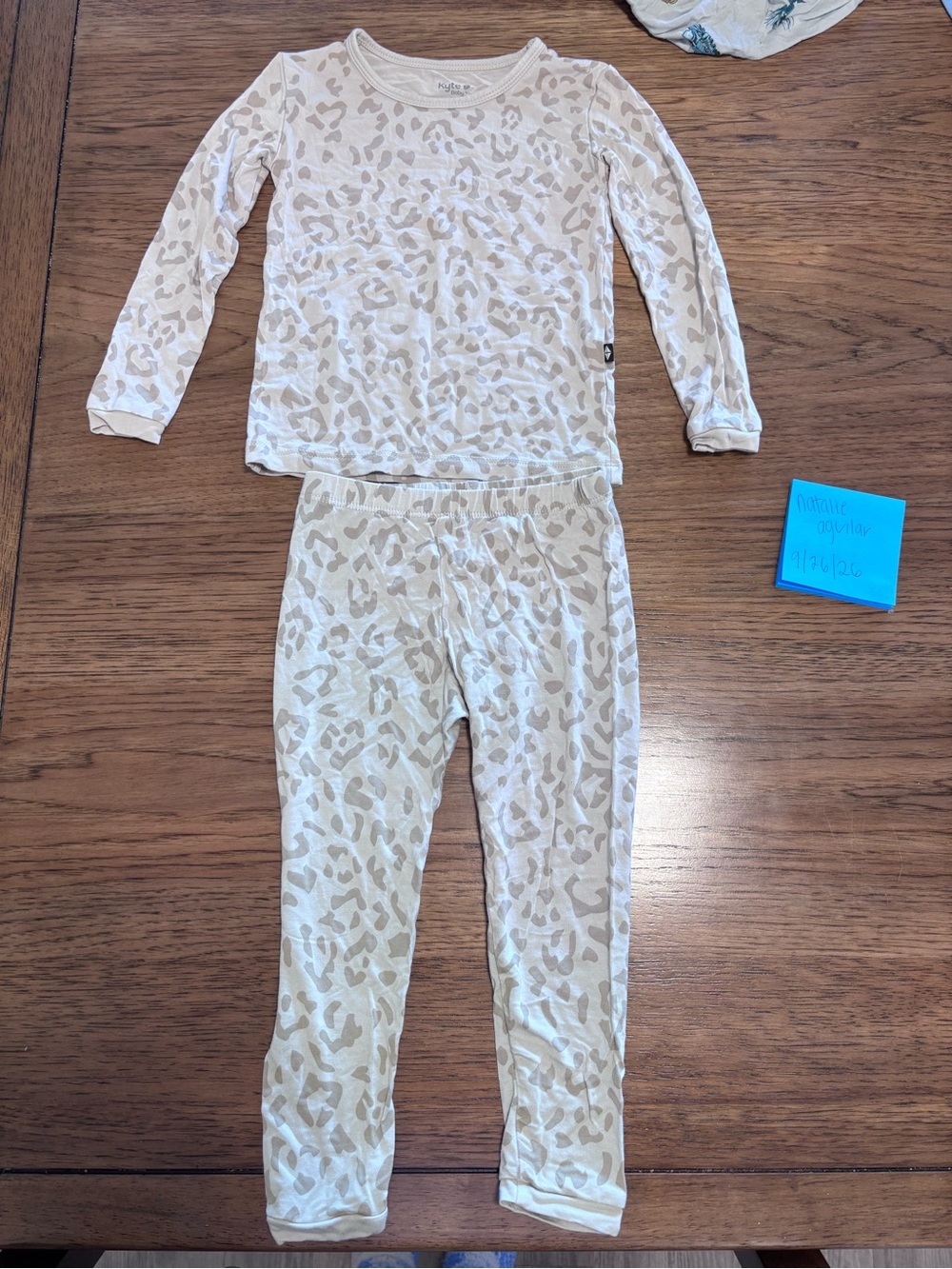 Kyte Baby Oat Leopard Print 3T Pajama Set